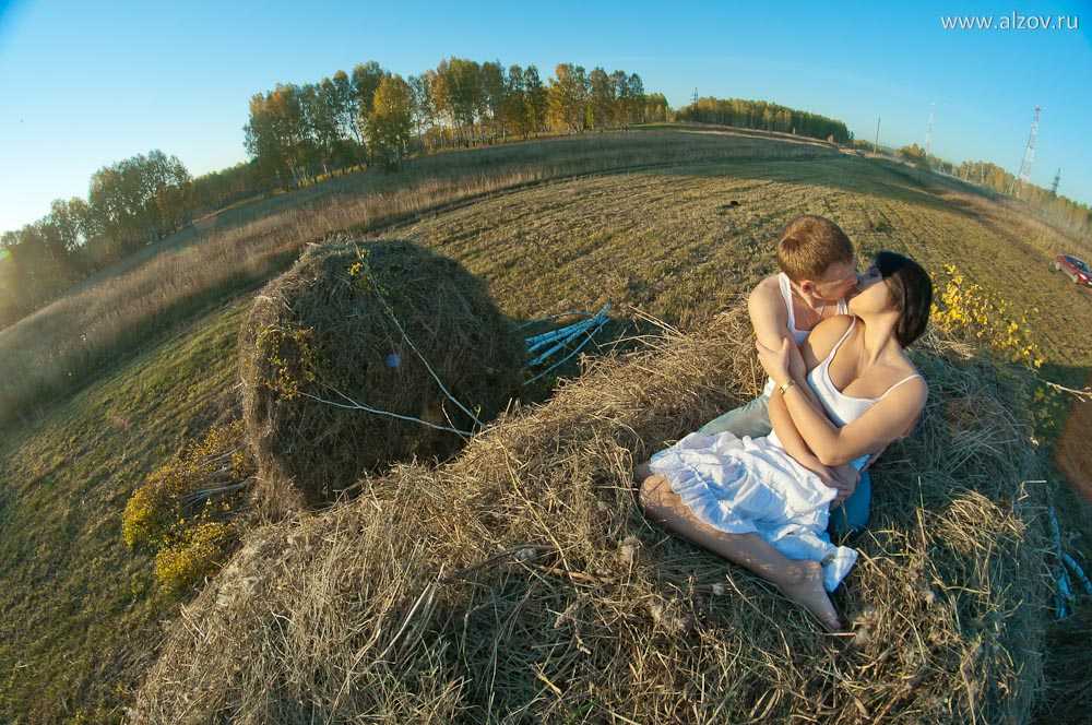 Частное фото с голой женой в деревне летом