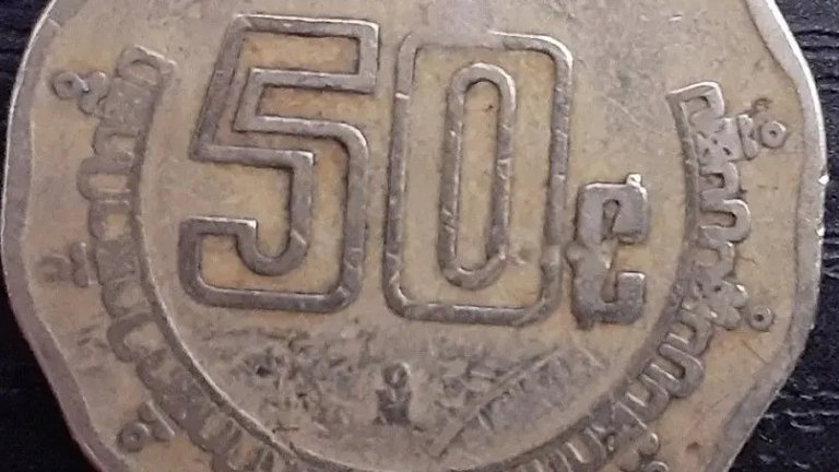 Una Moneda de 50 centavos se Vendió en línea a un Precio Alto | Noticias Internacionales