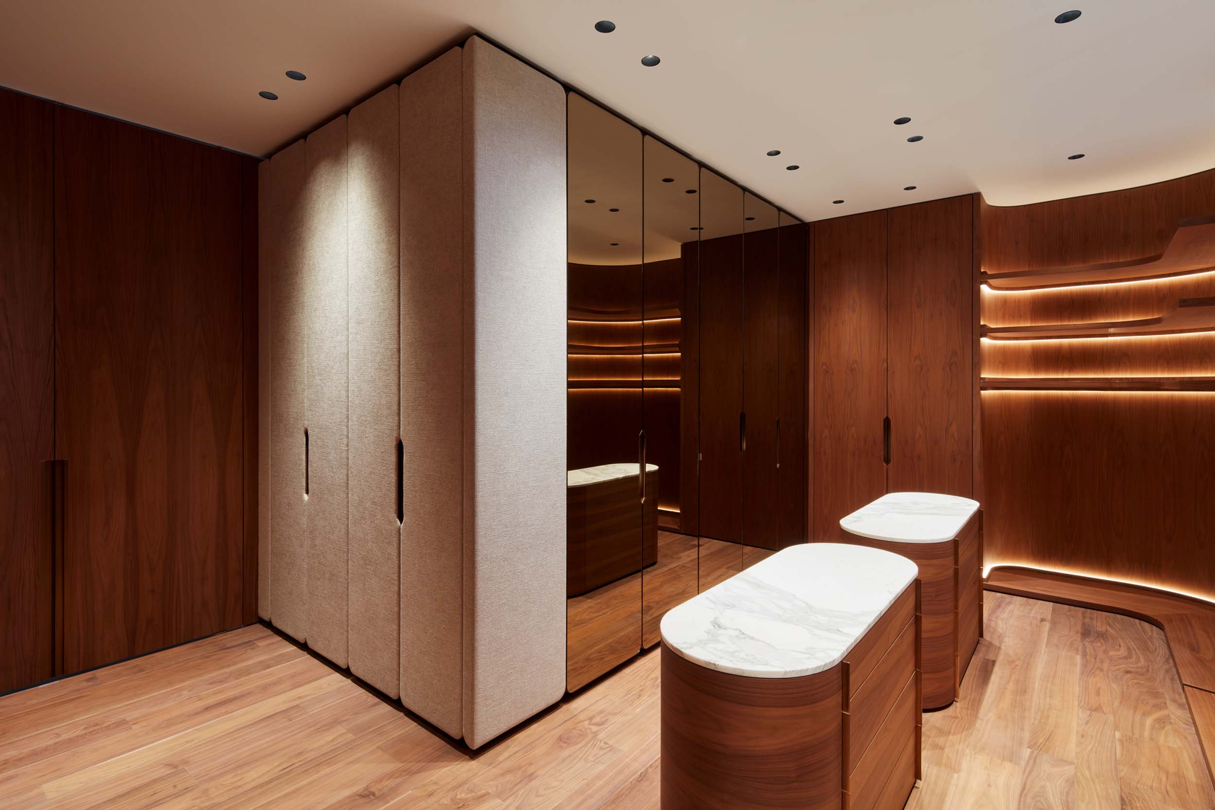 Best dressing room manufacturer in Dubai, UAE