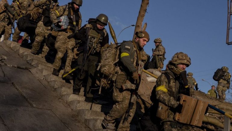 Ukraine : 2.000 soldats ukrainiens vont être formés en France, annonce le ministre des Armées - Radio Mandelieu