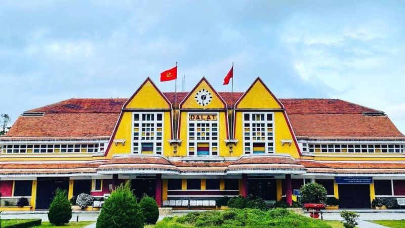 Check-in Ga Đà Lạt - Nhà ga xe lửa đẹp nhất Đông Dương