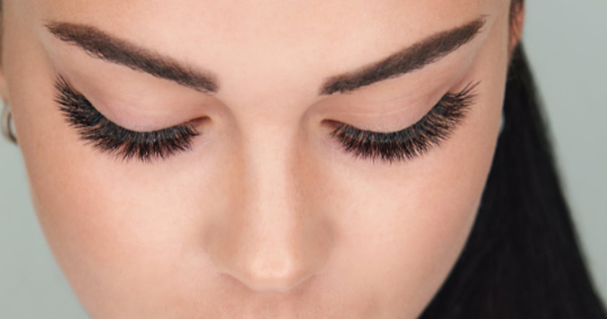 What Are Hybrid Eyelash Extensions and How Do They Work?